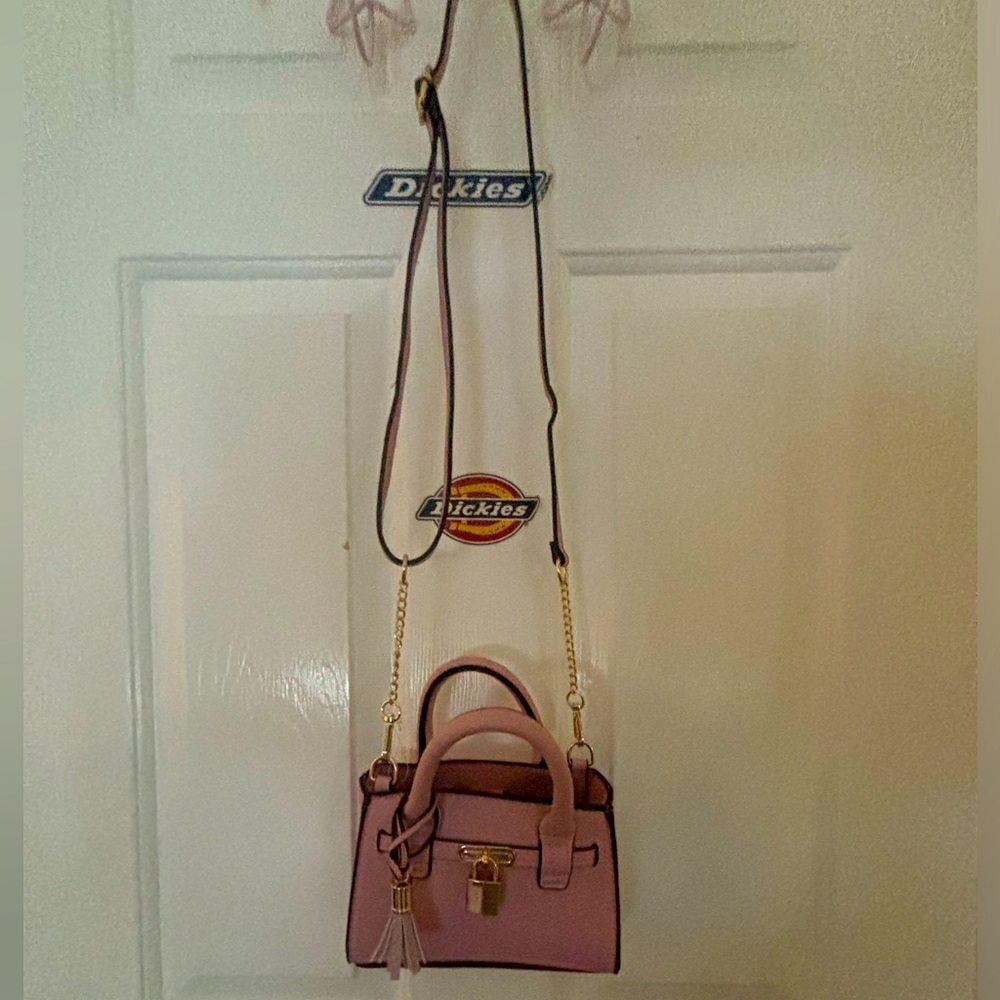 Claire’s :